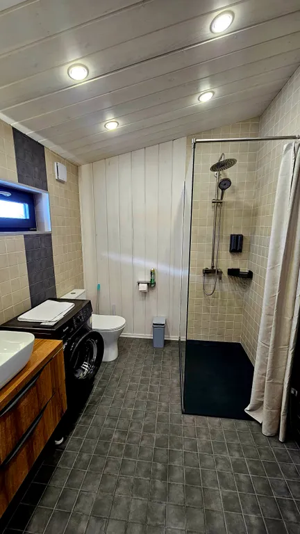 Далеко и надолго