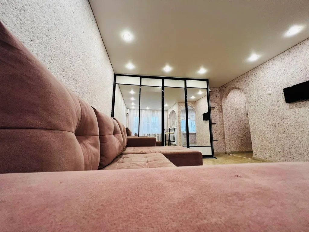 Уютная квартира в центре города — аренда посуточно в Тюмень