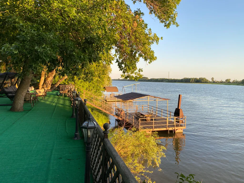 Дом на реке