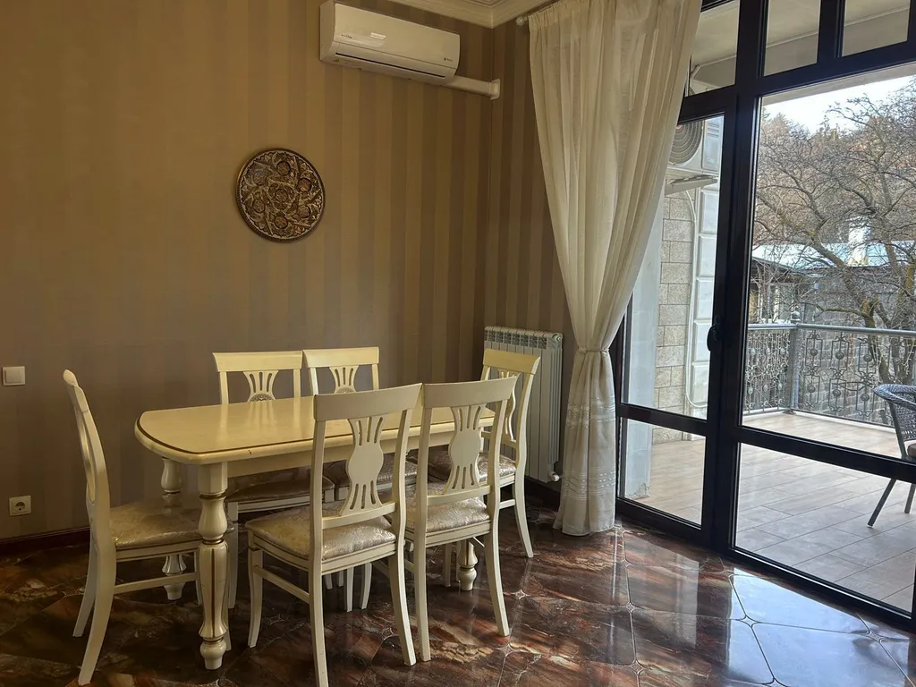 Двухкомнатная квартира с террасой (75кв.м.)