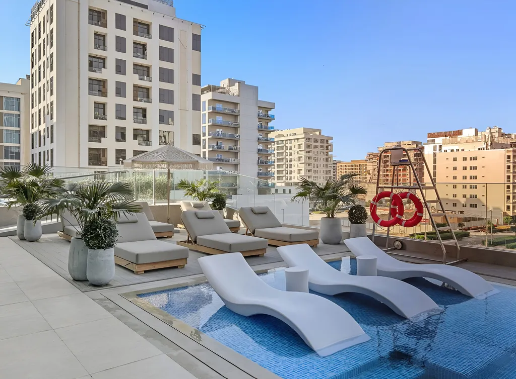 Дизайнерские апартаменты с бассейном на крыше