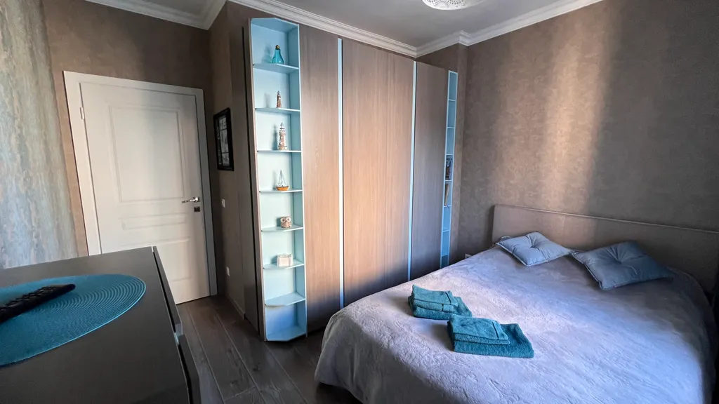 Квартира с 2 спальнями рядом с рекой Великой — аренда посуточно в Родина