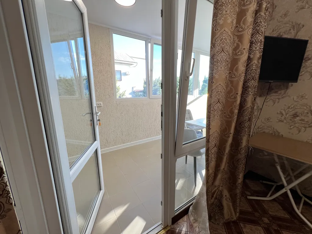 Двухкомнатный дом с кухней на 2 этаже