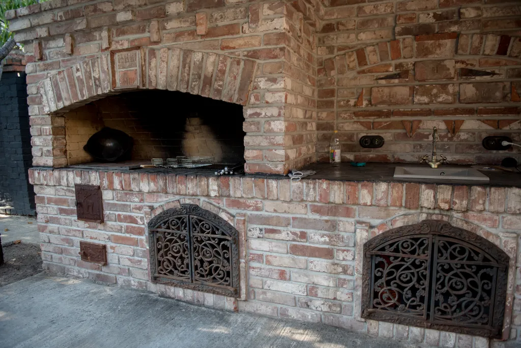 Вилла Астон