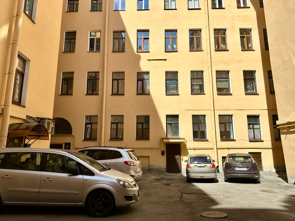 Студия-эконом в самом центре