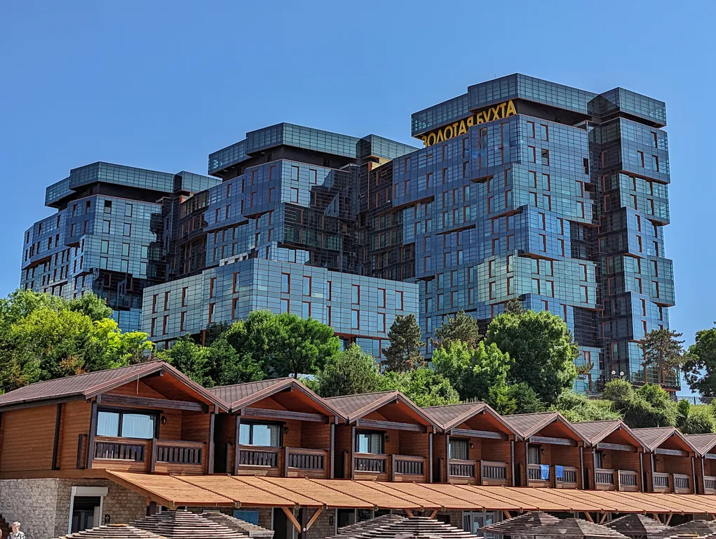 Великолепная квартира в Золотой Бухте