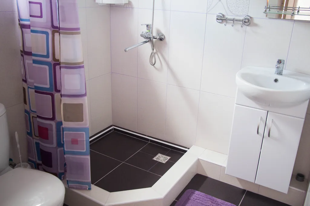 Уютный дом-этаж 5 комн.