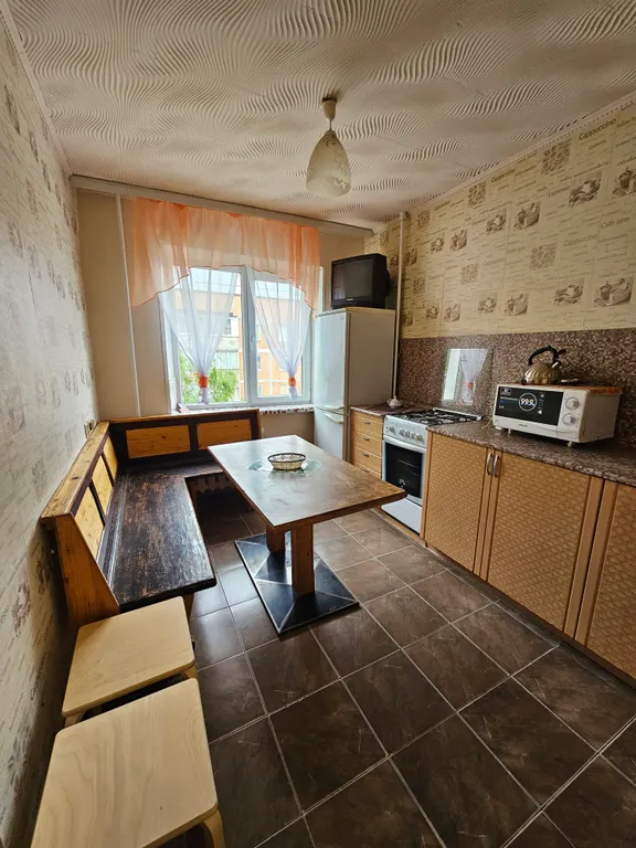 Квартира большая — аренда посуточно в Губкин