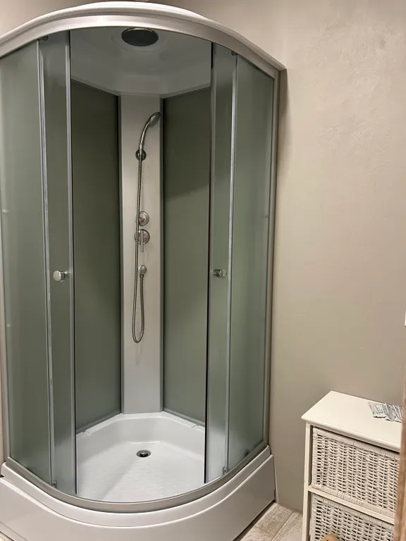 Студия с видом на лес