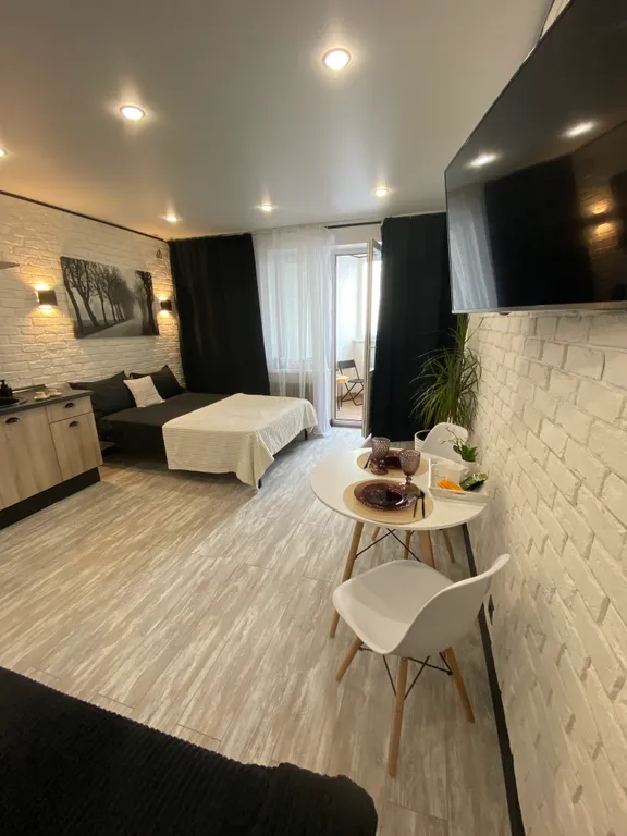 Уютная белая студия