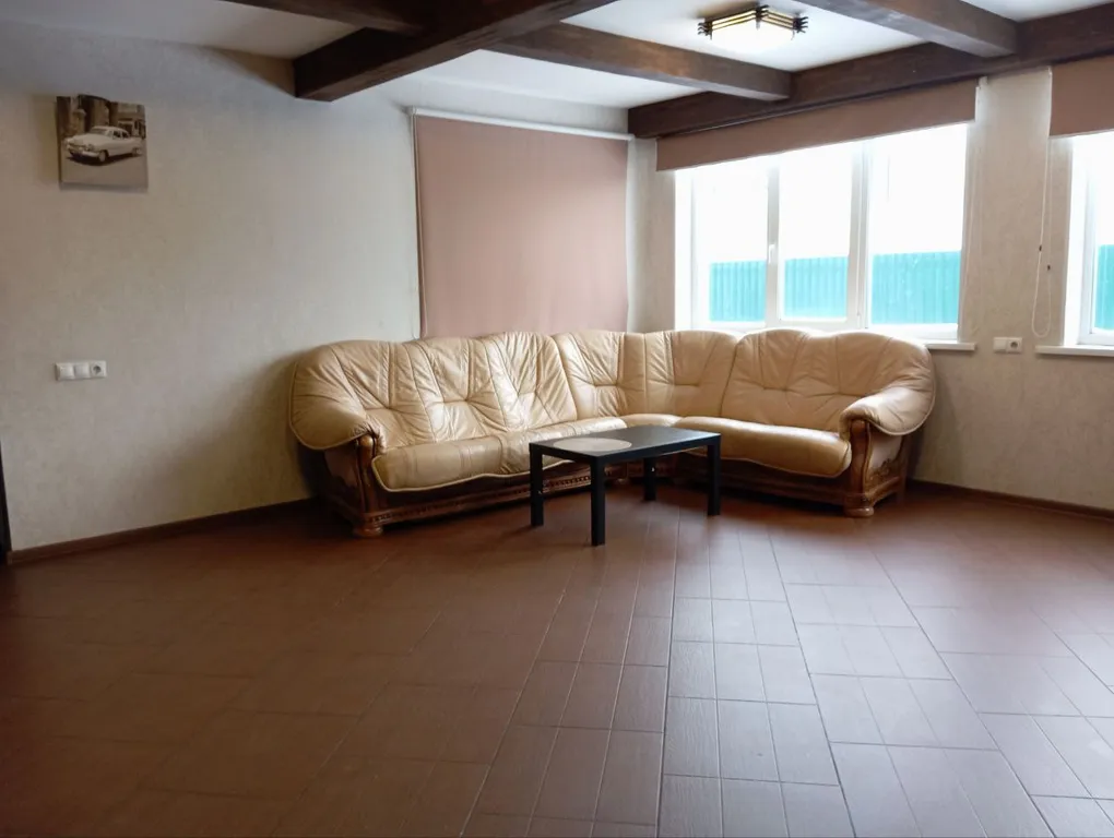 Загородный дом на берегу озера