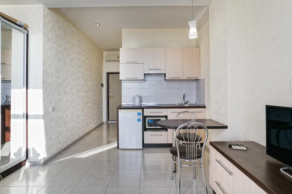 Студия на двоих с балконом у моря