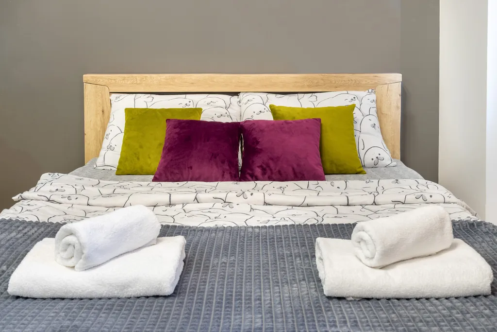 Просторная студия с балконом и видом на горы