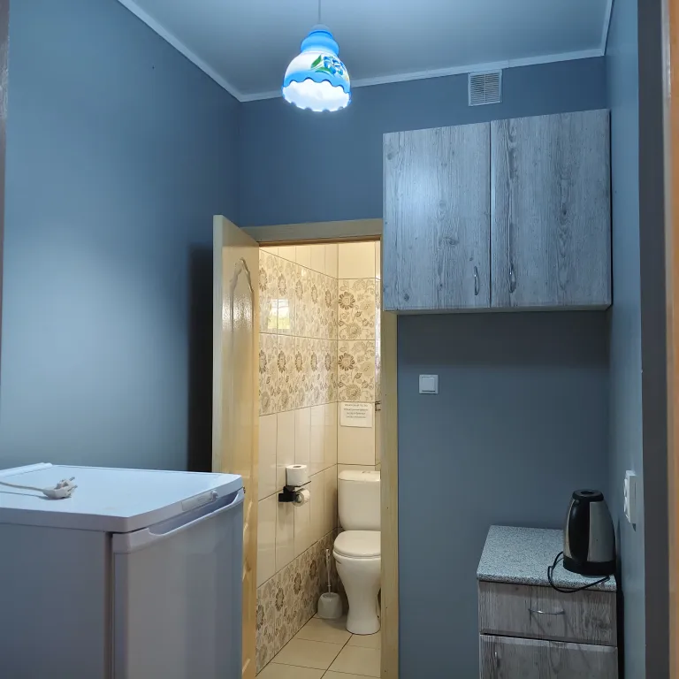 Комната с балконом  первый этаж.