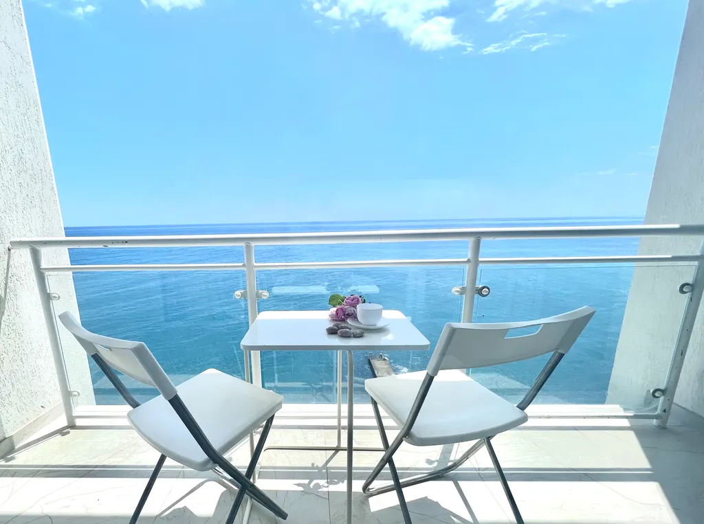 Уютная  2-х комнатная студия на берегу моря