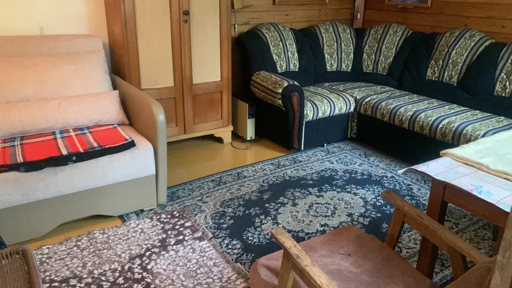 Живописный дом на природе недалеко от города