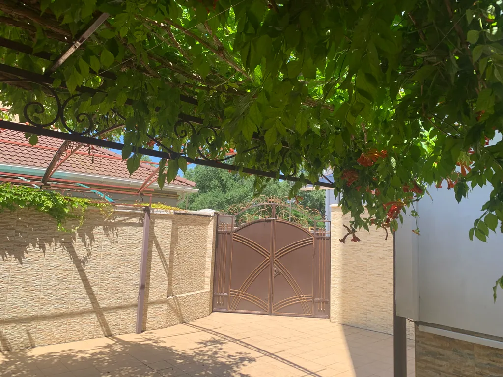 Уютная студия со своим двориком