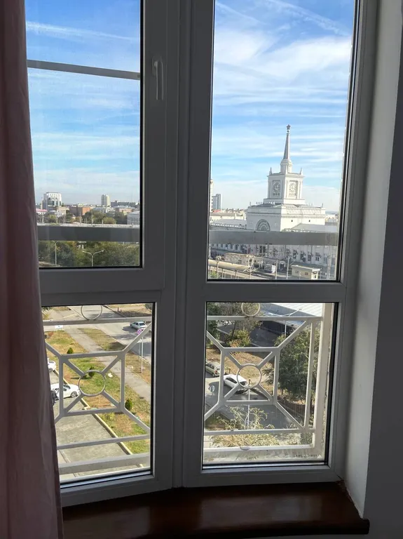 Квартира Уютная квартира с панорамными окнами в самом центре города — Волгоград