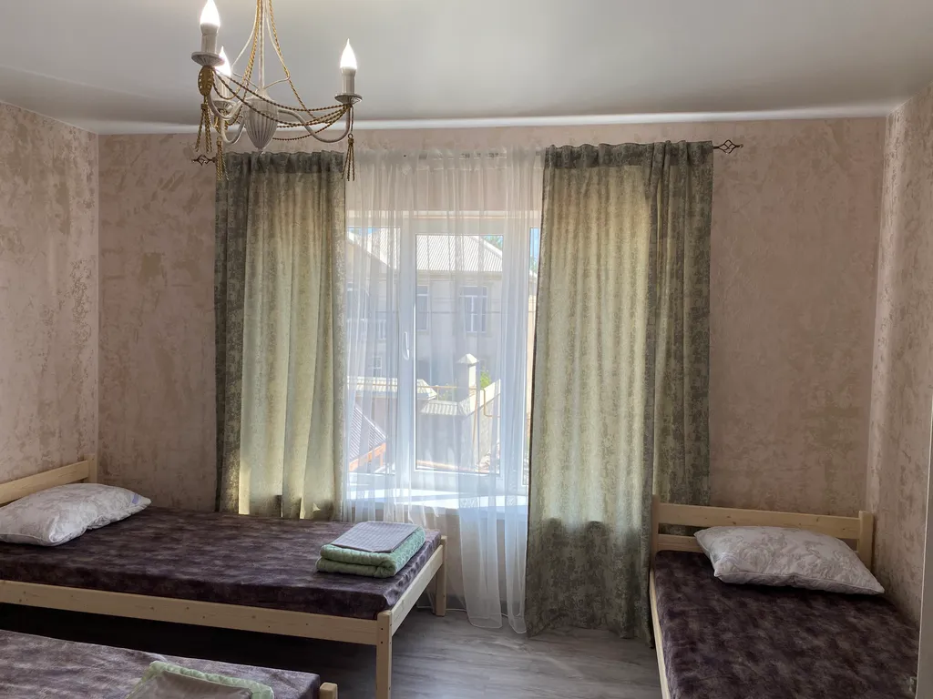 Коттедж 2х этажный с бассейном на 14 человек