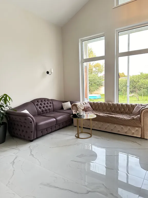 Дом с панорамными окнами и баней