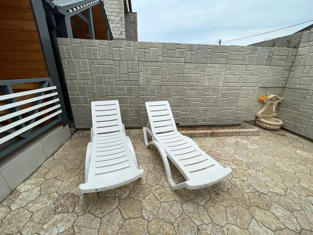 Домик возле моря