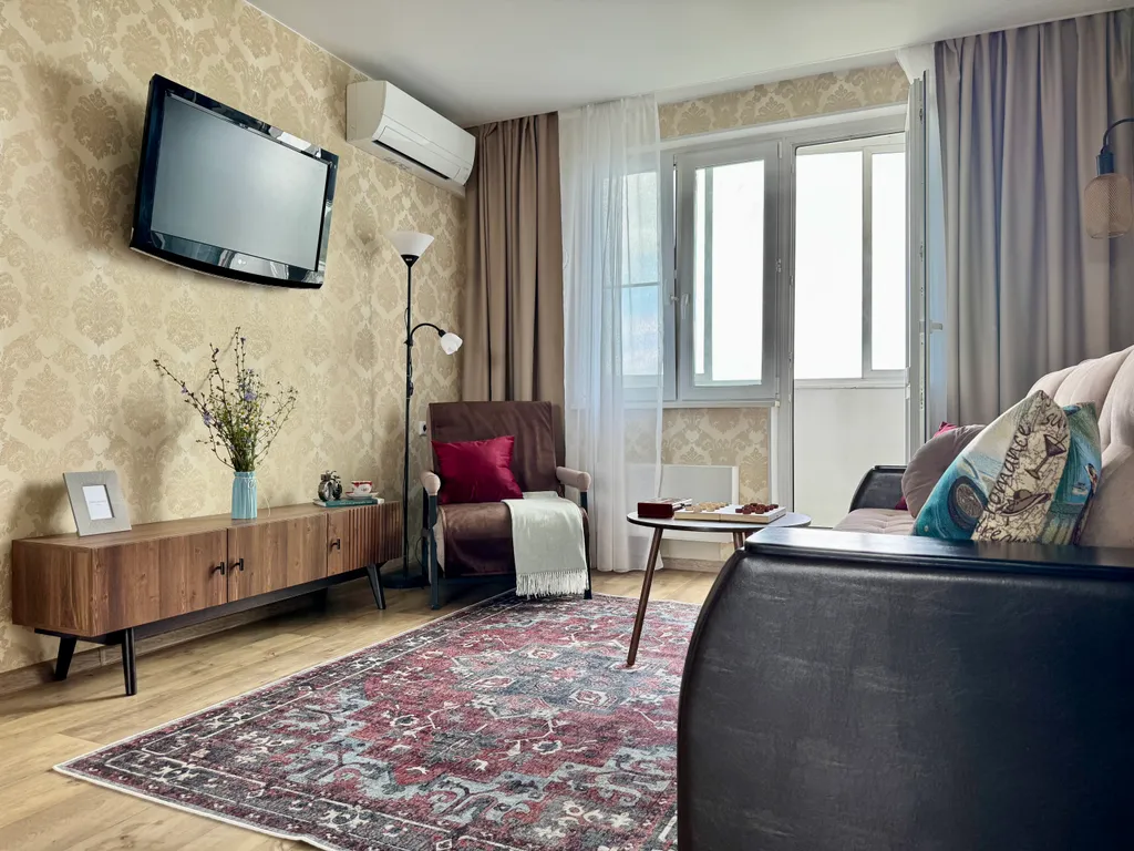 Семейная ретро квартира с видом на лес