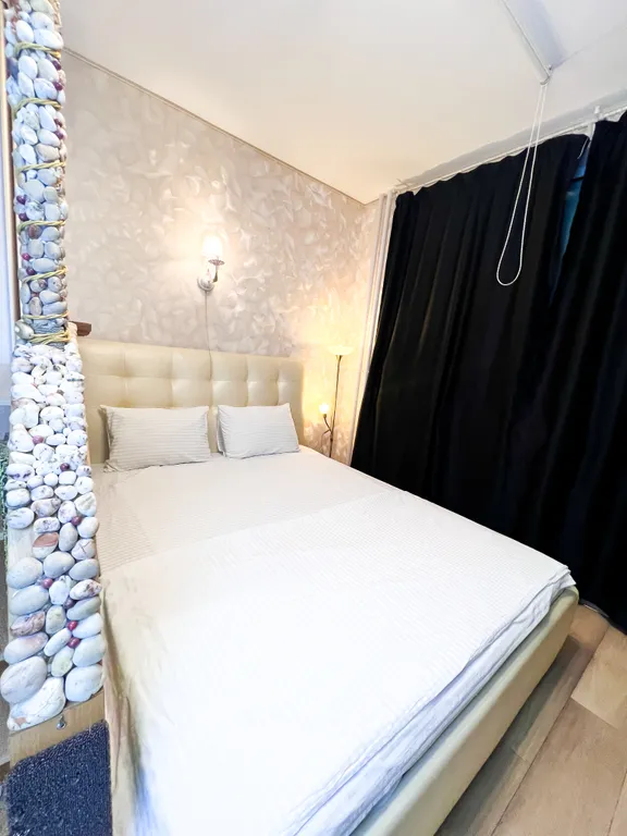 Квартира Красивая студия на Шувалова — аренда посуточно в Мурино