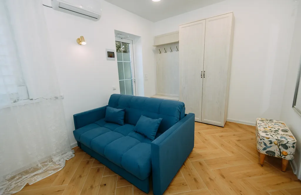 Современная комфортная студия у моря