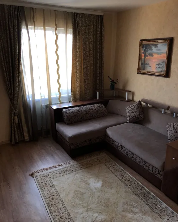 Большой дом в Евпатории со своим двором