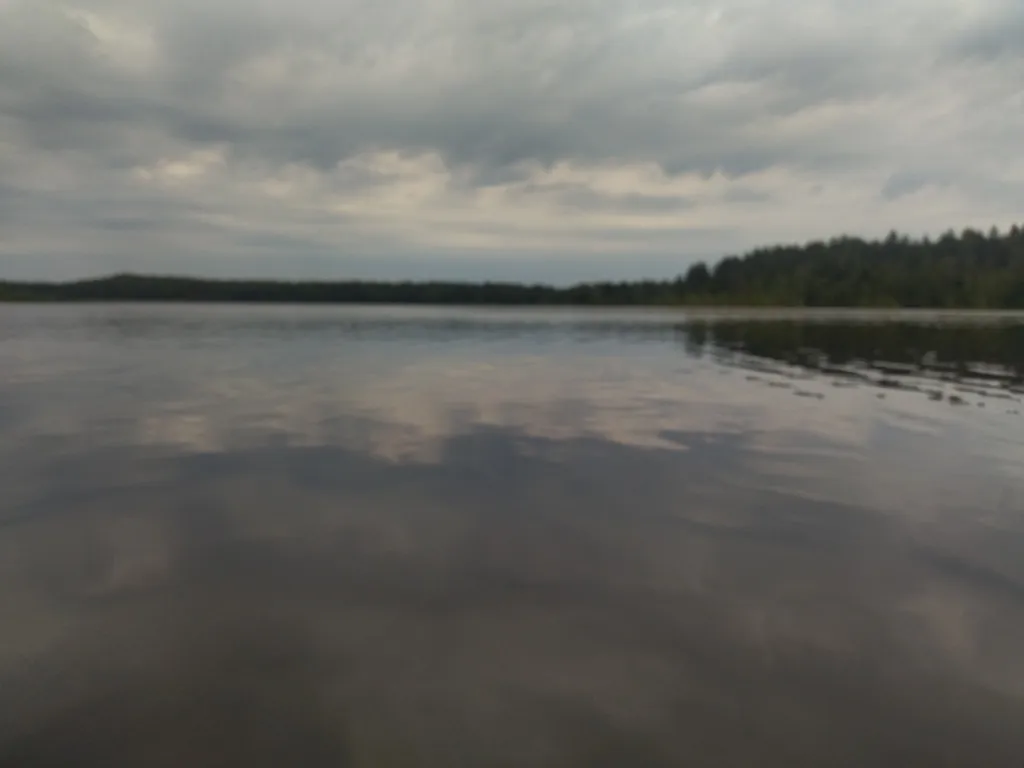 Уютный дом у озера