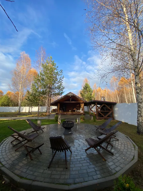 Сказочный дом в лесу