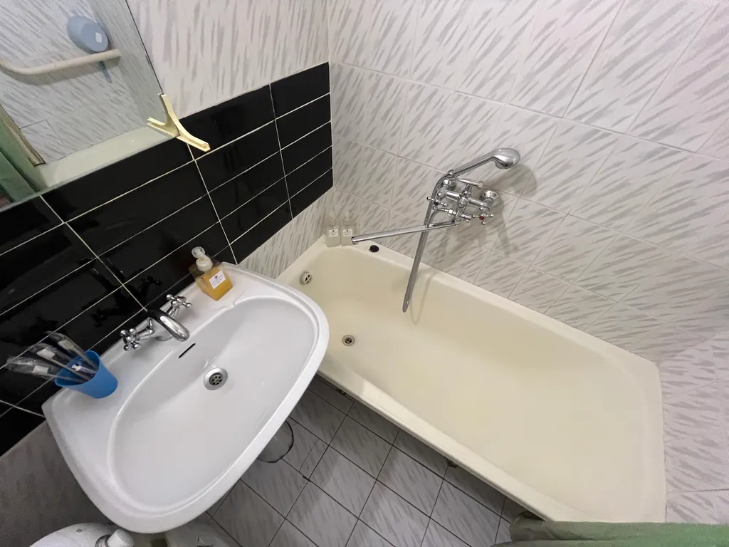 Трехкомнатная с большой лоджией