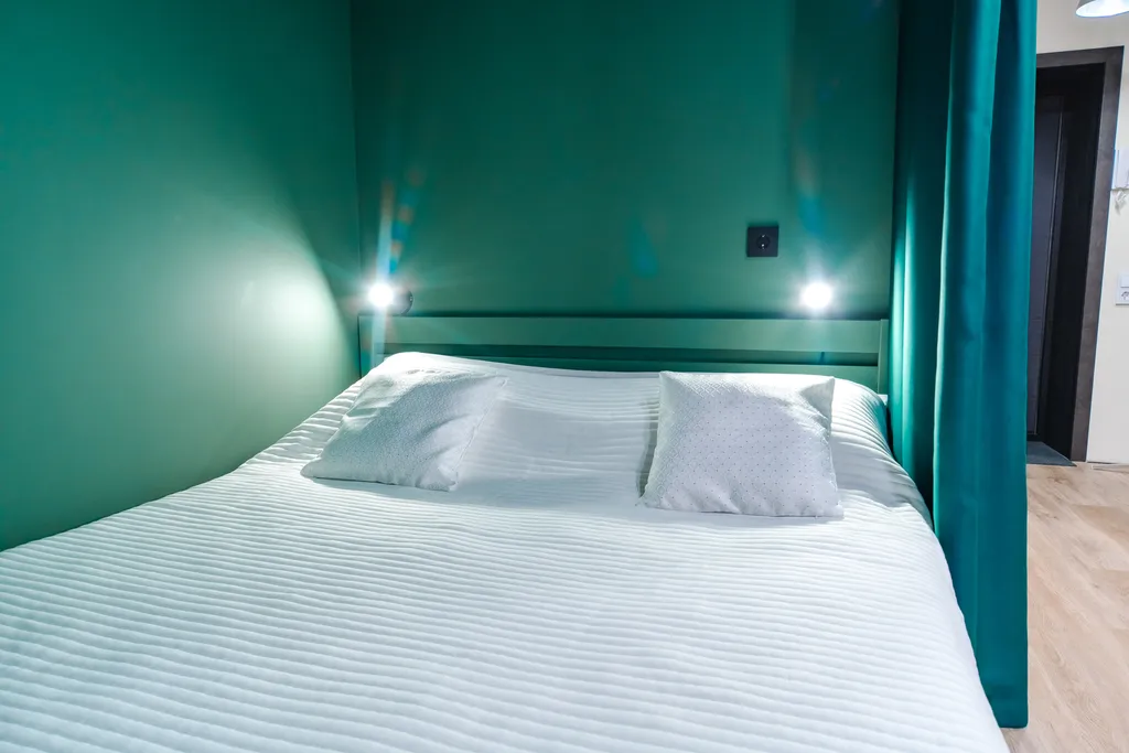 Чистая уютная студия в центре, заселение до 23-00