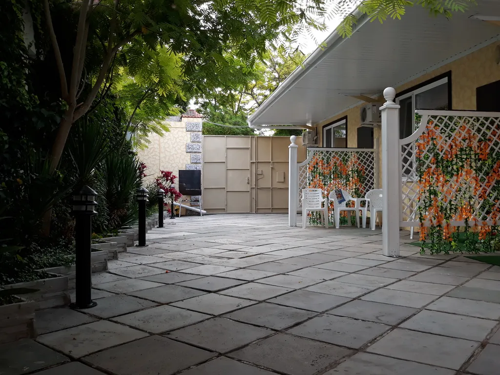 3 одинаковых коттеджа в одном закрытом дворе