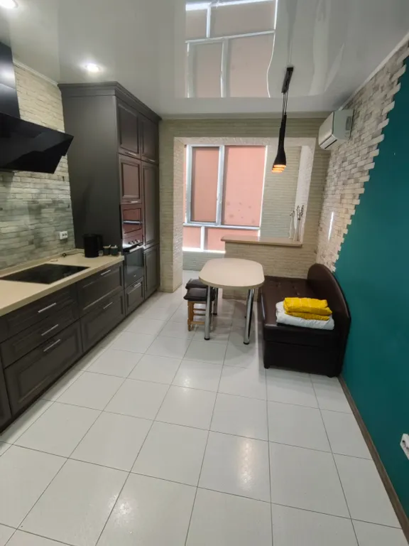 3 комнатная квартира на Обороне на 20-м этаже