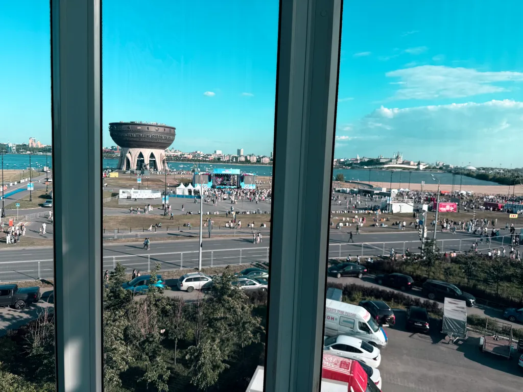Евродвушка видовая на Кремль и Чашу на 1-ой береговой в центре у метро