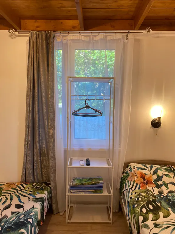 Уютный домик у сада