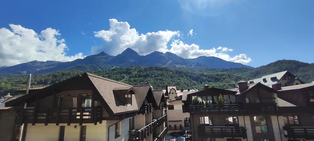 Роскошный евротрёхкомнатный апартамент с панорамным видом