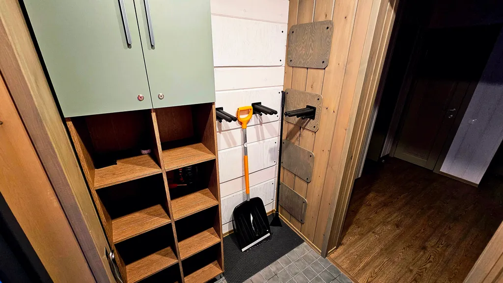 Далеко и надолго