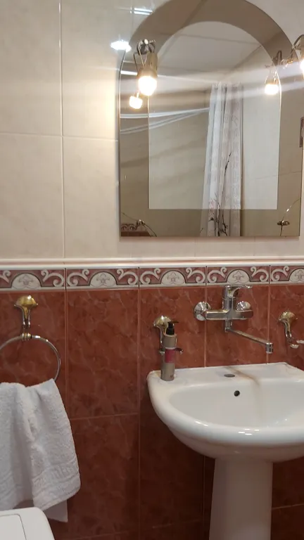 Двухуровневая квартира с парковкой и двумя санузлами