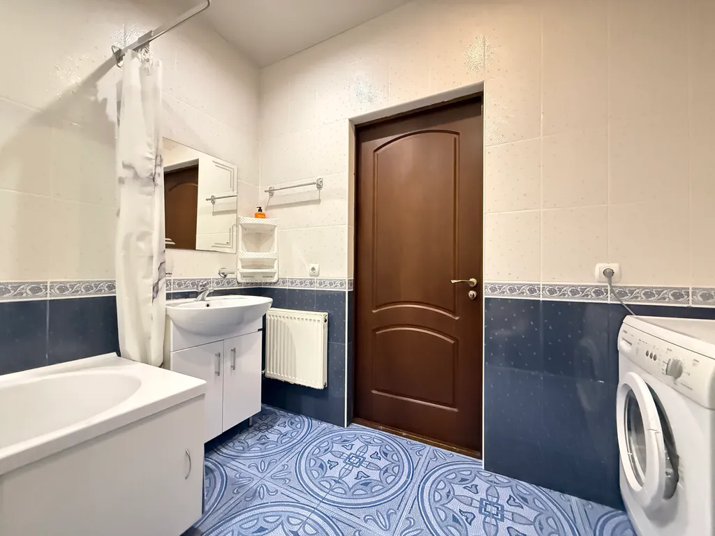 Рядом с пляжем Парк Победы