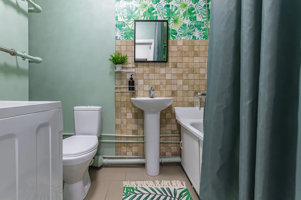 Уютная студия с качелью, у озера