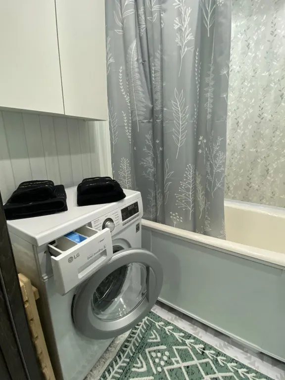 Уютная квартира с видом на цветущий двор