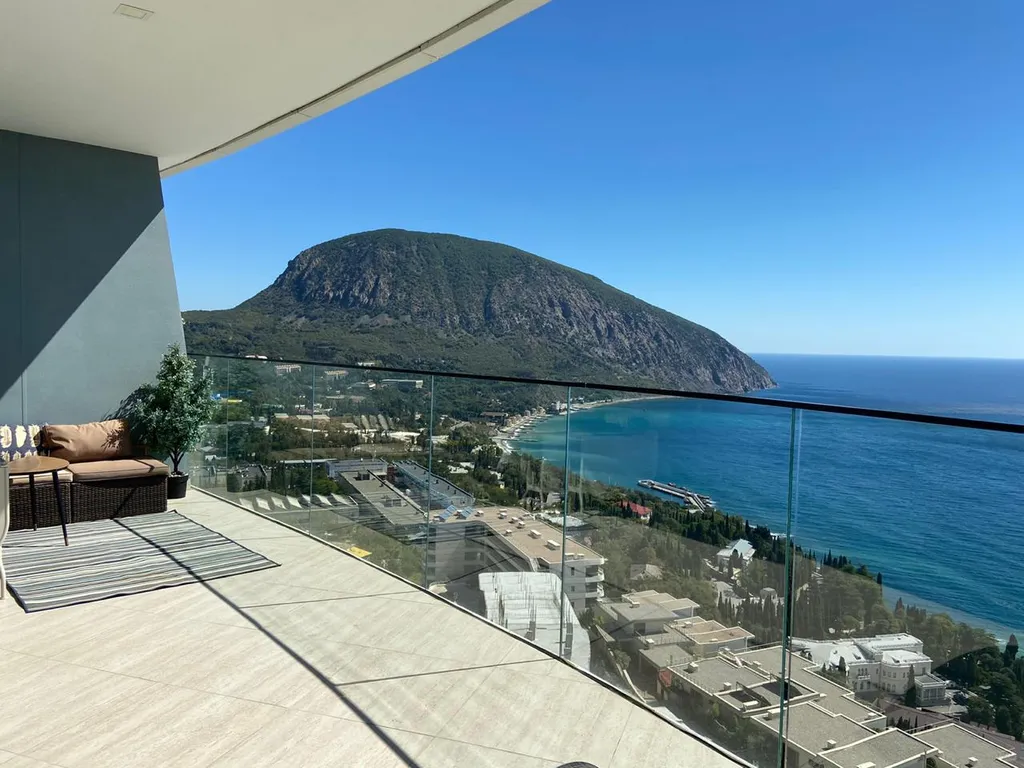 Апартамент в элитном ЖК с прямым панорамным видом на море и бассейном