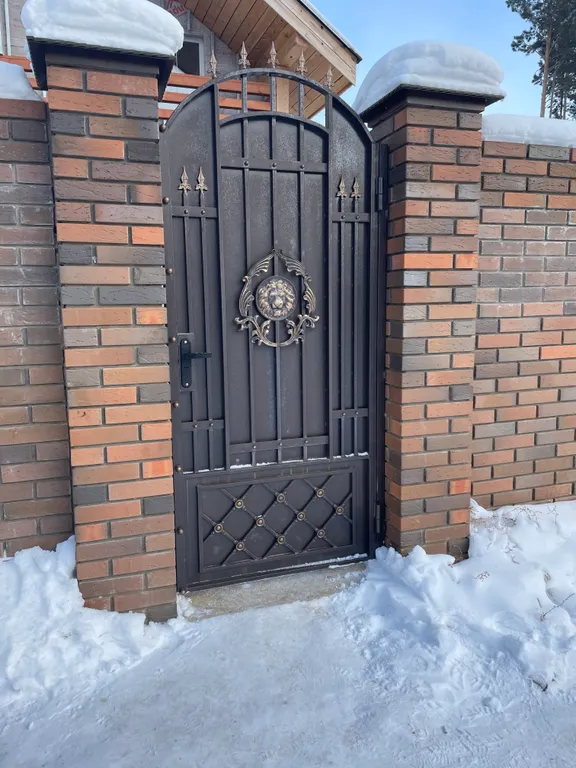 Загородный коттедж в лесном массиве