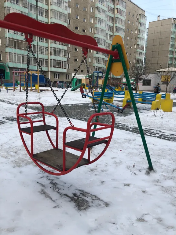 Квартира Квартира с большой кухней и диваном, Татышев пешком в 15-20 минутах — Красноярск