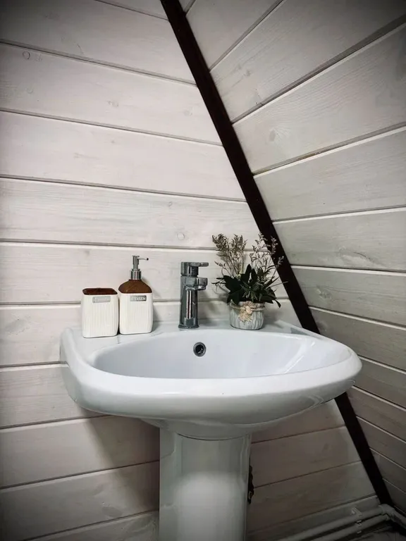 Домик в самом сердце природы