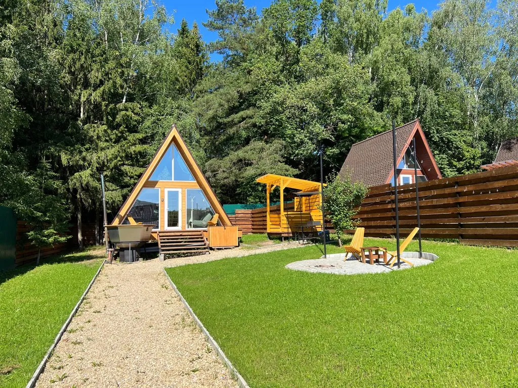 Дом A-frame с сибирским горячим чаном на дровах