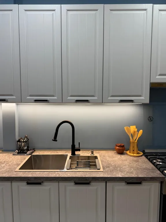 Винтажная квартира с камином в центральном районе Тбилиси, Чугурети