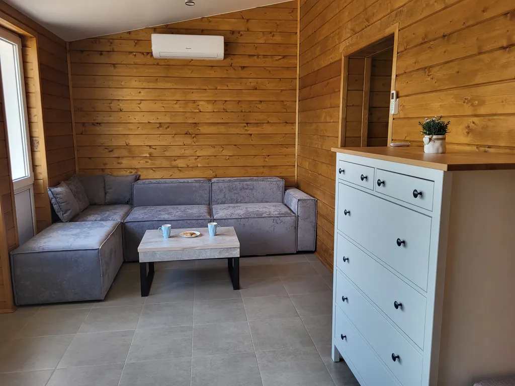 Коттедж Стильный новый дом 2025 г постройки с сауной в живописном месте — Волхов